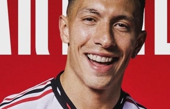 مانشيستر يونايتد يتعاقد مع المدافع الارجنتيني ليساندرو مارتينيز