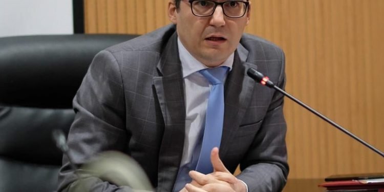 *ذ.عبد الرزاق الجباري*: القصر الكبير: مدينة فوق مدينة ؟!