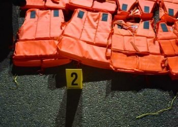 حجز قارب مطاطي وسترات النجاة خلال تدخل أمني لإحباط عملية للهجرة السرية