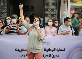 حنان رحاب ترد على “الخارجات عن القانون”