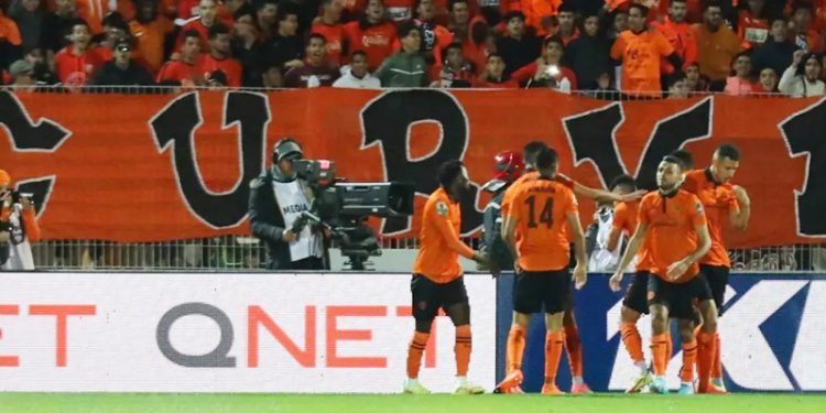 نهضة بركان يفوز بلقب السوبر الإفريقي لأول مرة في تاريخه