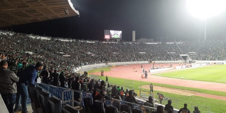 ضبط أسلحة بيضاء وقنينات زجاجية فارغة وأحجار في طريقها إلى مركب محمد الخامس خلال لقاء الرجاء والحسنية