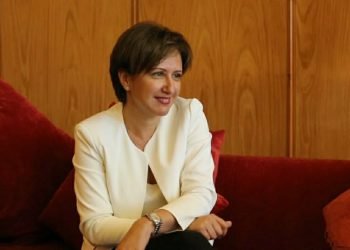 برلمانية تطالب عمور باستثمار إنجاز أسود الأطلس لتعزيز الوجهة السياحية للمغرب