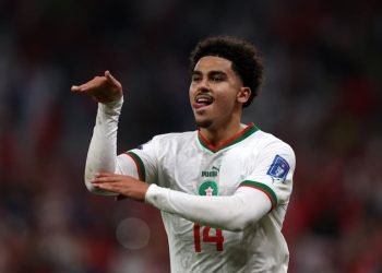 بين حرية الفكر و الرأي و التعبير و النشر ، و بين الحق في حماية الخاصة خط رفيع اسمه احترام النفس أولا