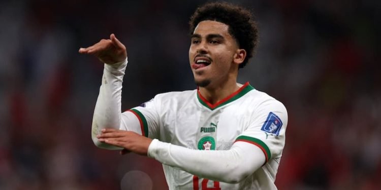 بين حرية الفكر و الرأي و التعبير و النشر ، و بين الحق في حماية الخاصة خط رفيع اسمه احترام النفس أولا