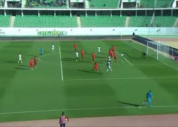 الفتح يهزم الحسنية في عقر داره وينفرد بالصف الثالث