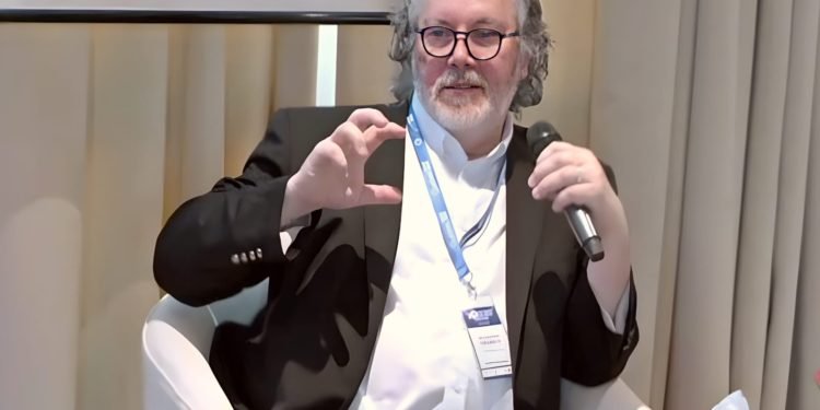 الخبير الكندي “فرنسوا غييميت” يشخص مشاكل إنجاز أبحاث الدكتوراة في المغرب