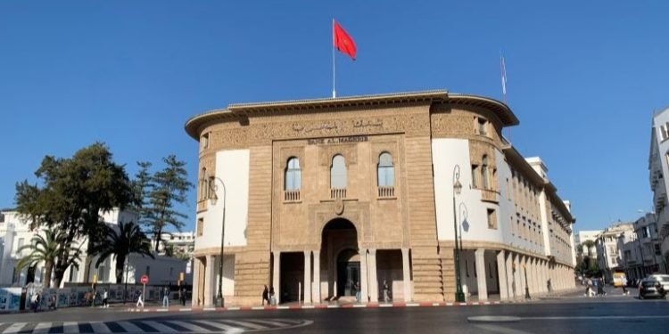 قرار بنك المغرب برفع معدل الفائدة.. ما تأثير ذلك على القروض الممنوحة للأفراد؟