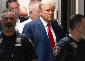 “ترامب” يواجه 34 تهمة وعقوبة تصل ل136 سنة سجنا!