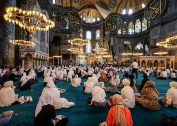 2.4 مليون طالب يشاركون في دورات القرآن الصيفية بتركيا