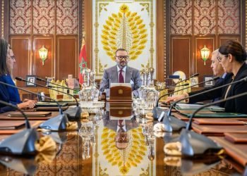 ملك البلاد يترأس جلسة عمل خصصت لقطاع الإسكان والتعمير