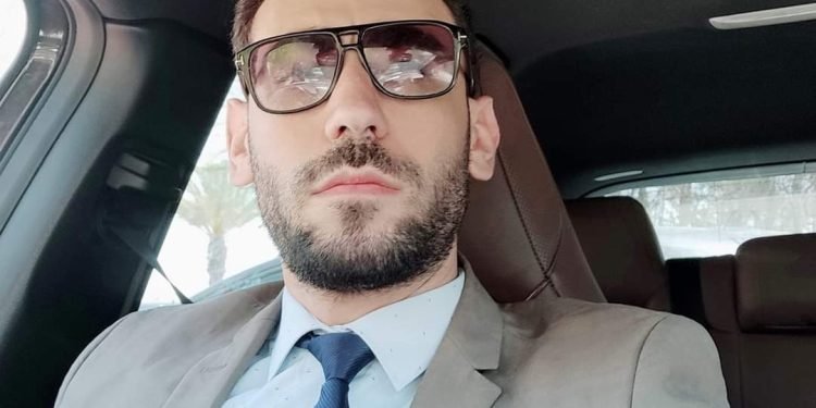 البقالي يكشف أن قرار عزله جاء بعد فضحه لإخلالات بابتدائية العيون ونشره لتدوينات مناهضة للفساد والرشوة