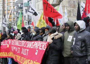 مطالب بسحب مشروع قانون الهجرة الجديد في فرنسا