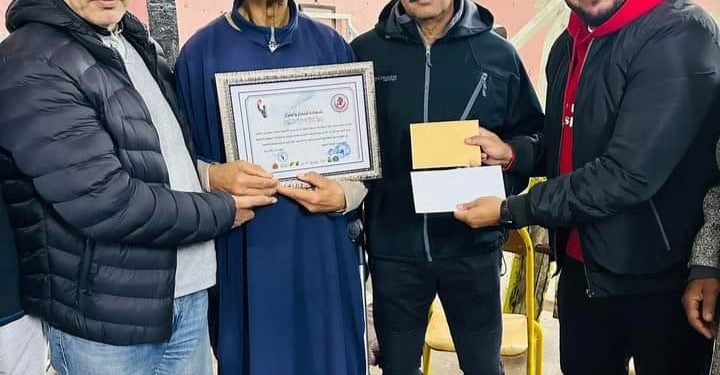 القنيطرة..تكريم “بلحاج” قيدوم رياضة بناء الجسم والقوة البدنية بالمدينة