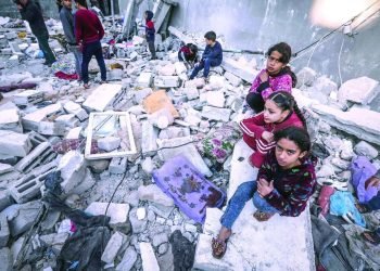 رابطة العالم الإسلامي تُدين قصفَ الاحتلال لمدرسة وتجمّع للنازحين في غزة