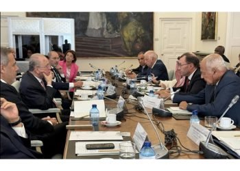 الجامعة العربية تؤكد أن الوقت حان لتبني خطوات عملية لإقامة دولة فلسطينية مستقلة