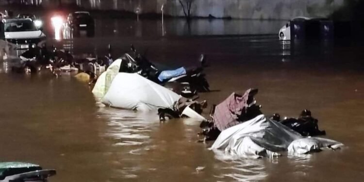 فيديو..شوارع مراكش وأزقتها تغرق في فيضانات رعدية قوية