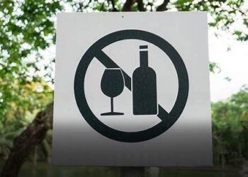 توصية صحية من كبير الجراحين الأمريكيين بوضع تحذيرات من السرطان على المشروبات الكحولية