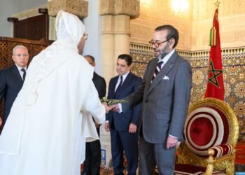 ملك البلاد يعين سفراء جدد