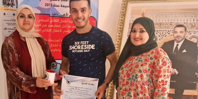 تكريم جمعوي للمراسل الصحفي نبيل أخلال بالحسيمة