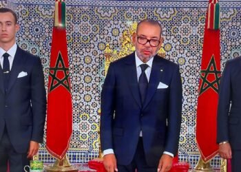 ملك البلاد يدعو إلى عدالة مجالية وتكامل تنموي ويجدد اليد الممدودة للجزائر