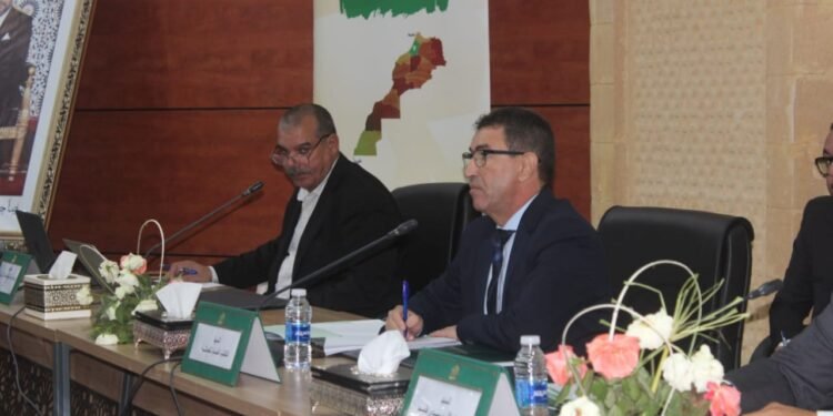 عامل سيدي قاسم يقود لقاء تشاوريا لإعداد برامج تنموية مندمجة