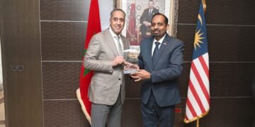 حموشي يجري مباحثات أمنية رفيعة مع سفراء بريطانيا والغابون وماليزيا بالرباط