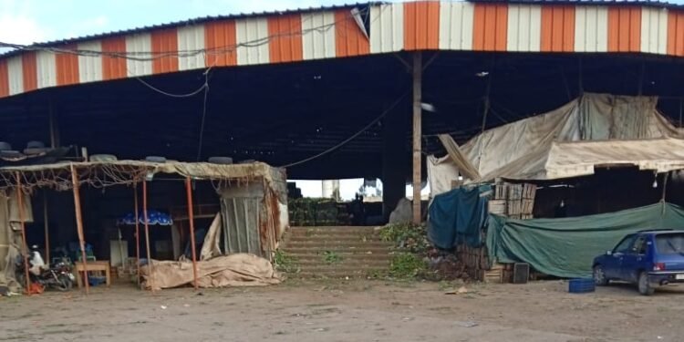 زيارة عامل القنيطرة لسوق الجملة ترفع مداخيله في ظرف وجيز