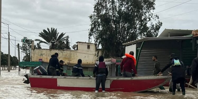 المغرب يطلق برنامج دعم عاجل للمتضررين من الفيضانات