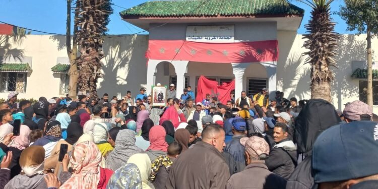 سيدي قاسم..دواوير الخنيشات تحتج على عدم إنصاف متضرري الفيضانات