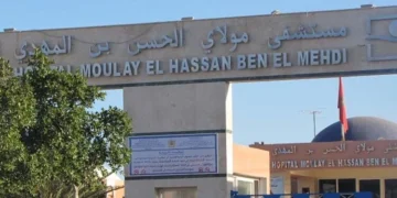 نقابة صحية تطالب بإعادة فتح ممر داخل مستعجلات المستشفى الجهوي بالعيون